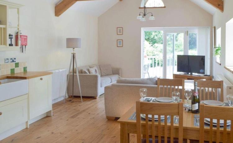 Wild Coastal Retreat At Troed Y Rhiw Aberporth, West Wales Holiday home