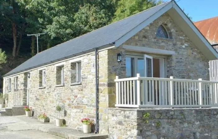 Wild Coastal Retreat At Troed Y Rhiw Aberporth, West Wales
