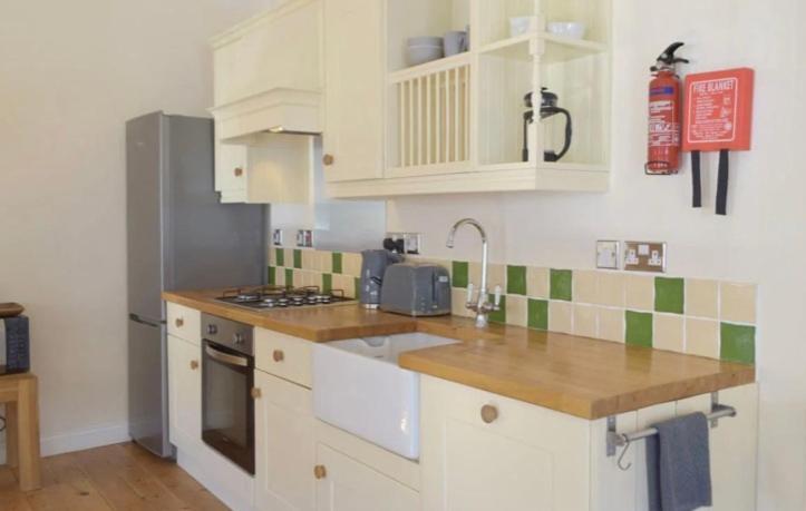 Wild Coastal Retreat At Troed Y Rhiw Aberporth, West Wales Сasa de vacaciones Aberporth